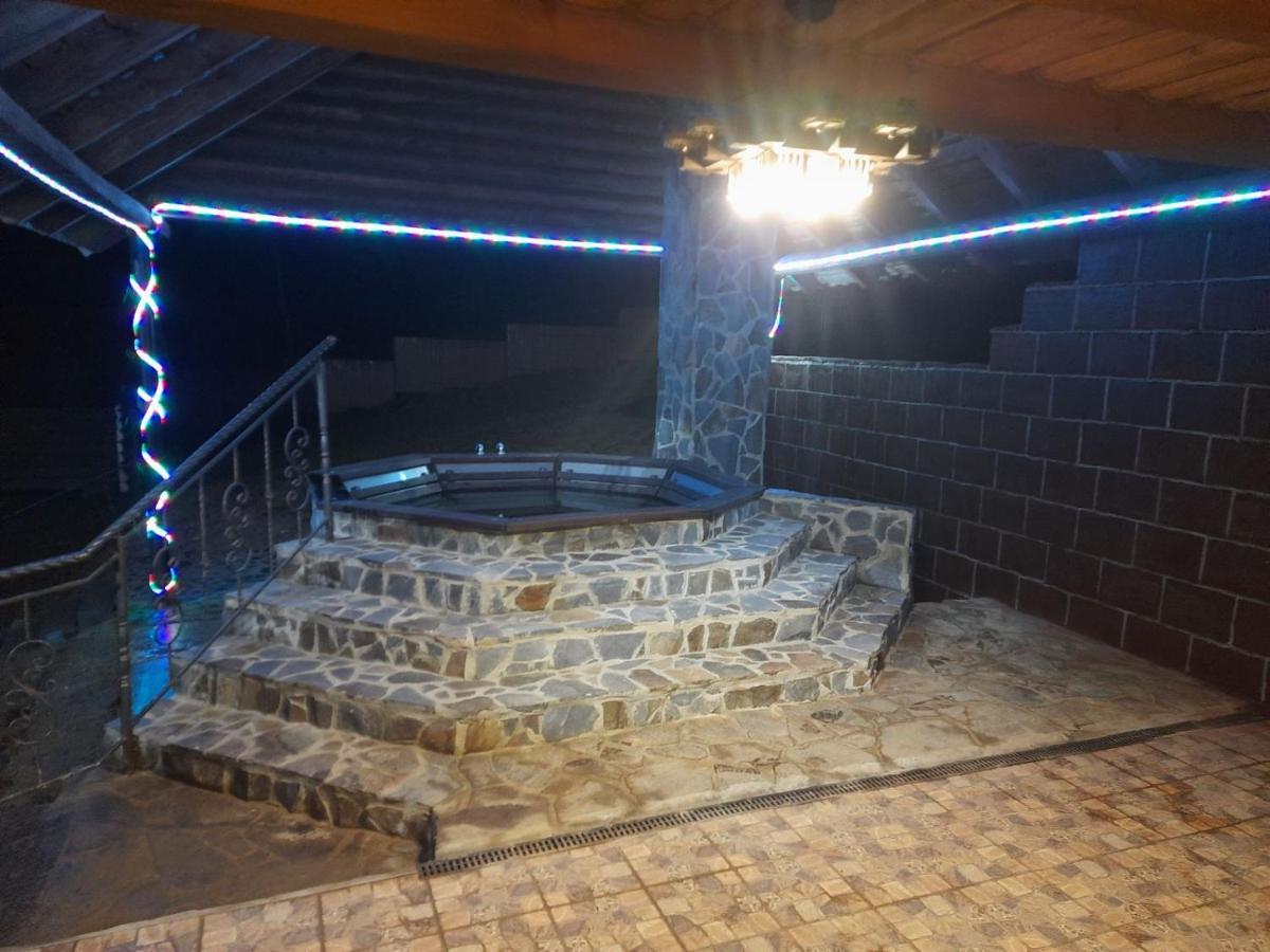 Mountain Dew Hotell Belasovitsa Eksteriør bilde